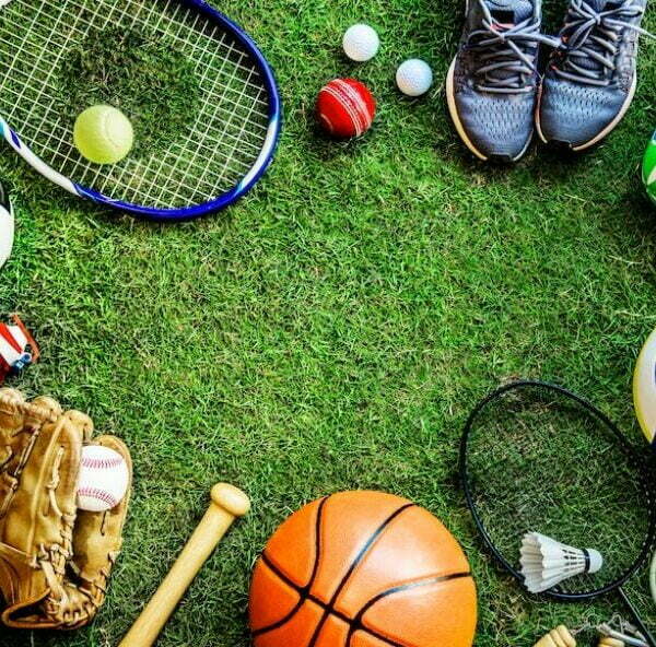 আন্তর্জাতিক অলিম্পিক কমিটির প্রথম সভাপতি কে ছিলেন?