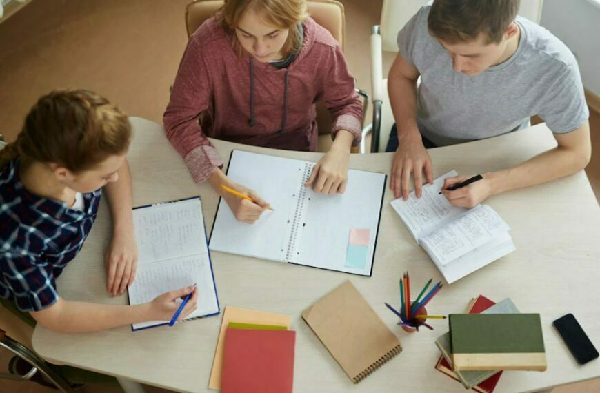 সবার আমি ছাত্র কবিতার প্রশ্ন উত্তর